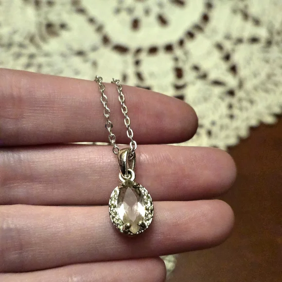 White Beaded Bracelet and Crystal Pendant Necklace Set - Unbranded - Picture 3 of 4